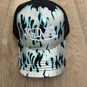 Von Dutch silver blue trucker